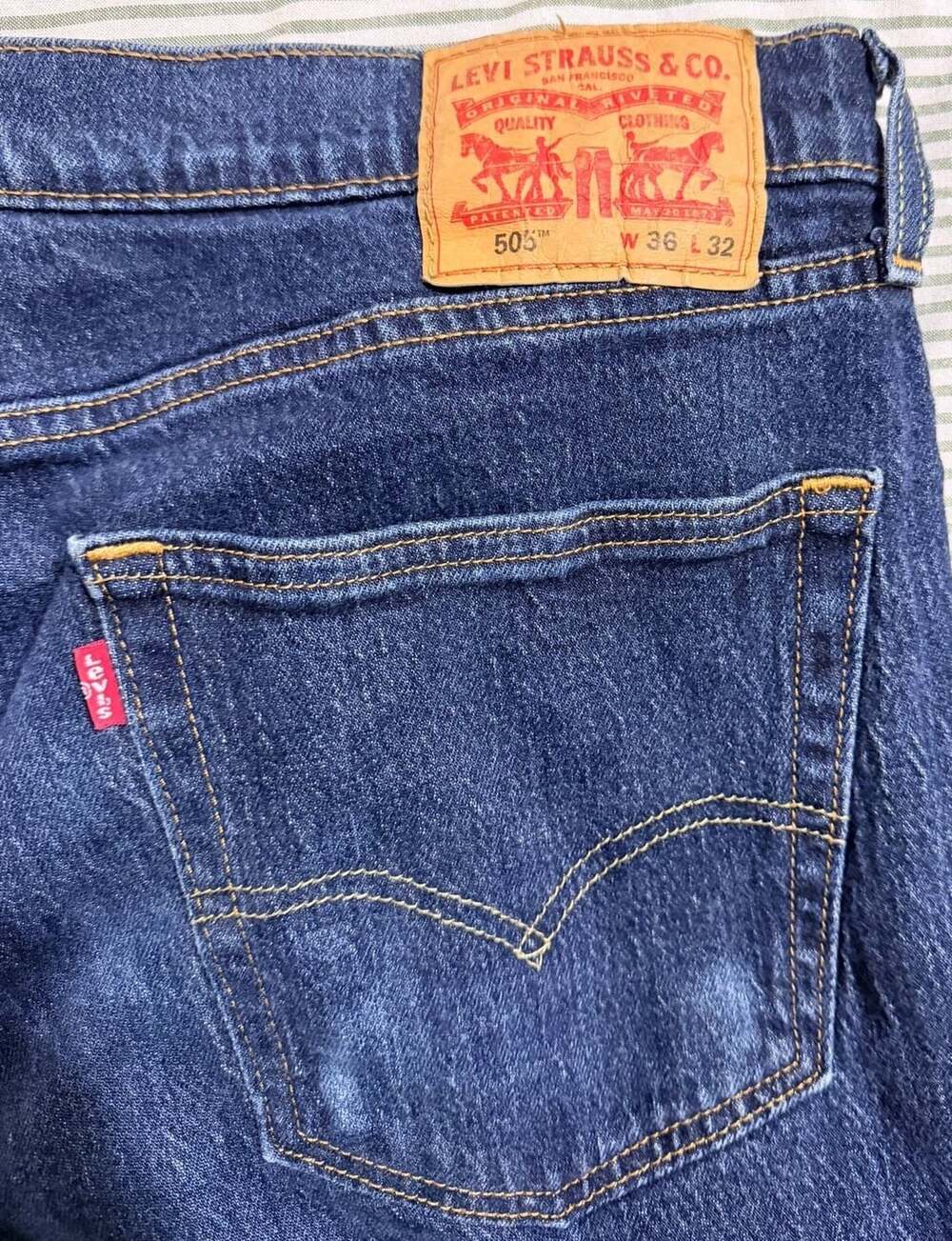 Levi's 505 Regular Fit Jeans Size 36x32 Dark Wash Denim Straight Leg